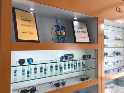 查爾斯頓眼鏡店風采——山東加盟店專業眼鏡銷售紀實