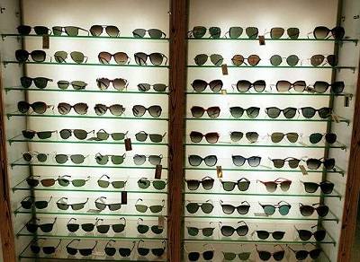 80后大學生創業記 從零起步，眼鏡店年利潤突破200萬